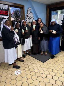 sisters-aging-well-international-program-icecream